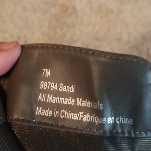 Grey boots - Picture 4 of 4